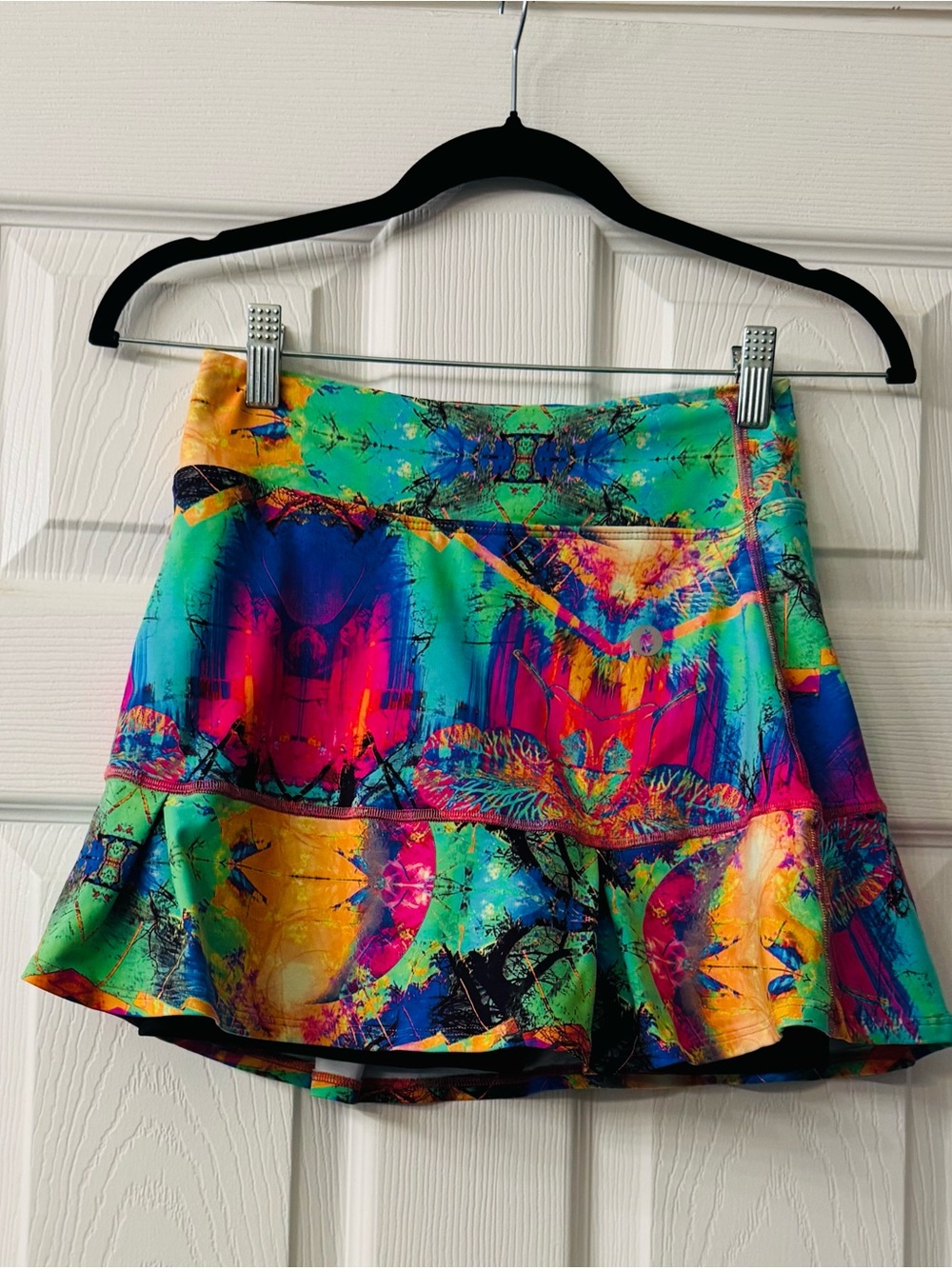 Dona Jo Vibrant Multi-Color Printed Flounce Skort